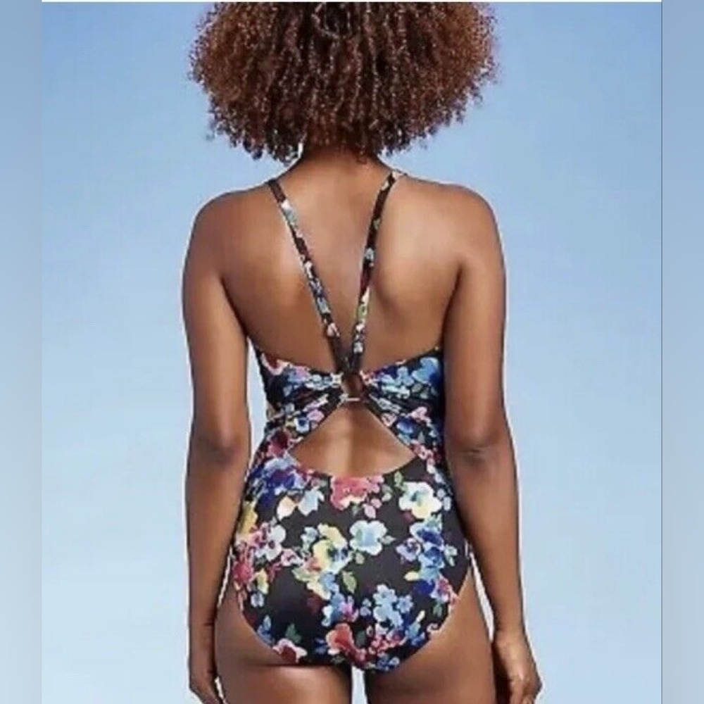 Aqua Green Women's Swim Aqua Green Plus Size One Piece Floral Print Bathing Suit - Picture 7 of 7